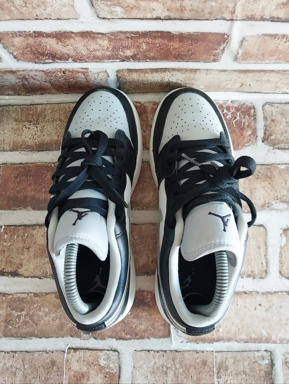 Pre-owned 2020 Jordan 1 Low - Picture 6 of 11